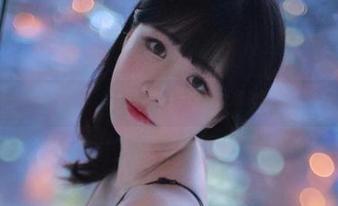 迷失于Addielyn(에디린)的裸足写真全集，指尖轻轻触碰过的岁月。