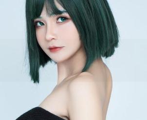 Azami的高清Bikini：一边欣赏照片，一边想着要不要去健身房！