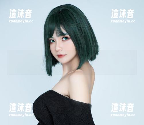 Azami的高清Bikini：一边欣赏照片，一边想着要不要去健身房！