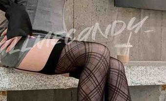 微密圈 – Callmecandy双人私拍图集：互动中藏着小甜蜜，并不油腻哦。