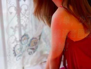 GIRLT果团网 – 制服不简单，少了圣光也能让人眼前一亮，王语纯这套图我觉得我能盯上五分钟！