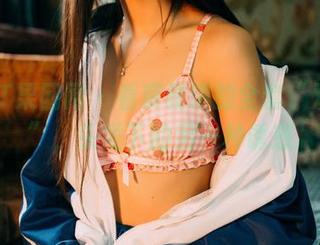 GIRLT果团网 – 看莫雅琪的全套“双马尾”，头发下的另一种诱惑