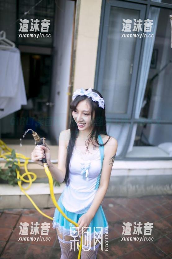GIRLT果团网 - 酸酱兔图集上线，怎么又是那双丝袜呢…
