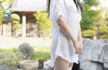 MFStar模范学院 – 不想让艾莉Evelyn的美腿定制写真成为你最后的遗憾？