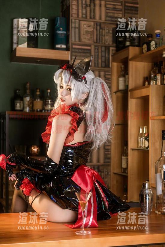 Momoko葵葵的黎塞留套图，教你如何在优雅中焕发出骚气！