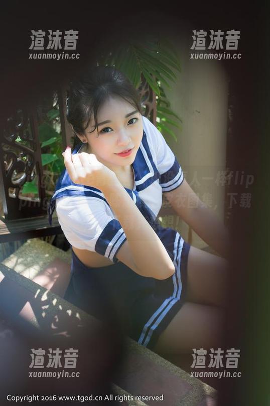QingDouKe青豆客 - 像没事人一样flippingthrough陈思琪的皮衣图集，下载，不下载先想想！