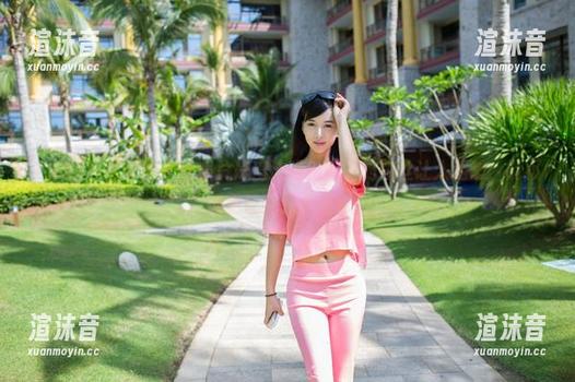 TuiGirl推女郎 - 这照片是魔法吗？陆瓷的白丝让人遐想，能不能也让我换个颜色？