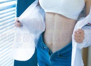 UGirls尤果网 – 谁能拒绝乔依琳的连衣裙？看她的套图，看得我好像也想穿！