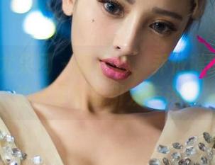 UGirls尤果网 – 请小心，乔依琳的高清自拍分享可能引发惊讶。