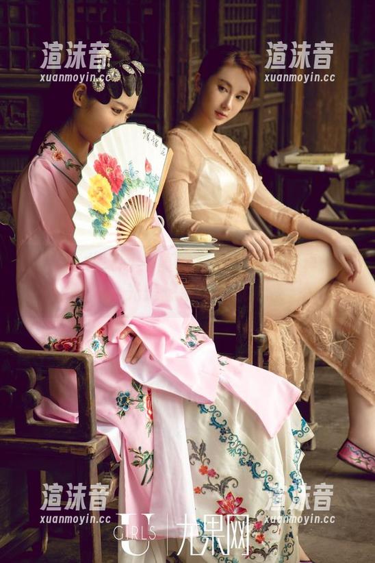 UGirls尤果网 - 慕羽茜黑丝最新写真：这腿型，光是想象一下就心慌。