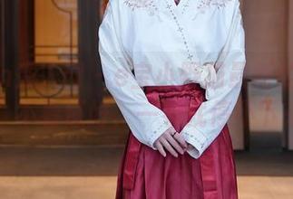 Xiuren秀人网 – e宝小野猫最新的油亮作品集，不看还好，一看就停不下来了！