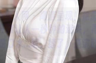 Xiuren秀人网 – 高清呈现！徐微微mia的低胸开襟让人一秒钟的迷失，再多一秒都是口水…呃，错了，是沉醉。