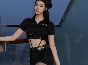 Xiuren秀人网 – 不可思议：易阳Silvia更新妹妹写真集，为什么我开始吃醋了呢？