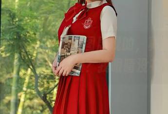 Xiuren秀人网 – 原图展现的，真的是林文文yooki的制服？我眼睛没花吧！