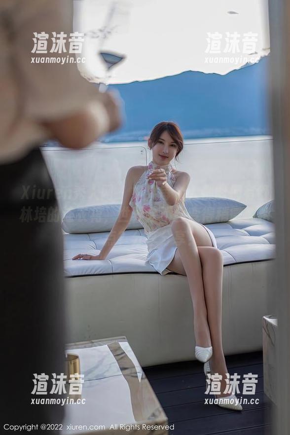Xiuren秀人网 - 如果每个人都能拥有舒林培的连衣裙，世界会不会变得稍微鲜艳一点？分享分享！