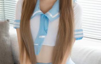 YouMi尤蜜荟 – 黄歆苑的图包：这套装到底放不下几条评论？
