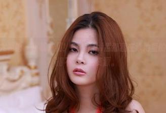 YouWu尤物馆 – 挑战成见！FoxYini孟狐狸在泳池里的作品让人不得不关注的资源。