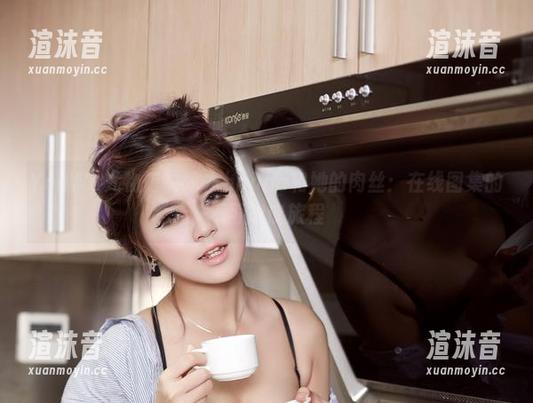 YouWu尤物馆 - 木木hanna和她的肉丝：在线图集的不可思议旅程