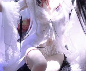 谁说夏天只要冰淇淋？下载w百合欧皇子w的写真集也行啊！