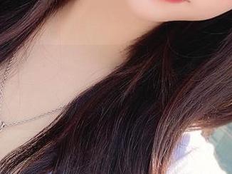《yeeun孙乐乐的婚纱图包》：选哪一款？这是个问题，脑袋都让婚纱压扁了！