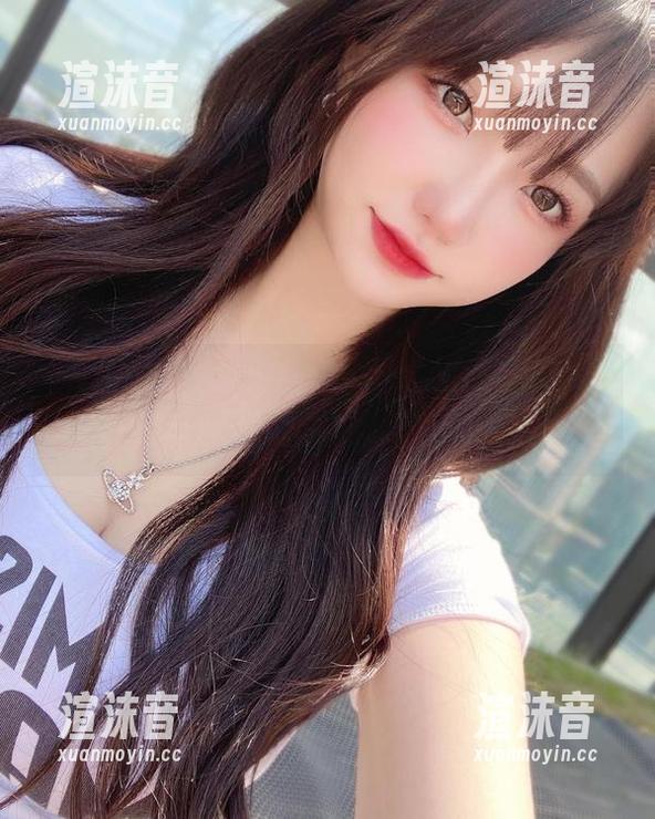 《yeeun孙乐乐的婚纱图包》：选哪一款？这是个问题，脑袋都让婚纱压扁了！