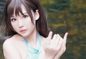 七七娜娜子的游泳池：高清壁纸，谁的夏天能拒绝？