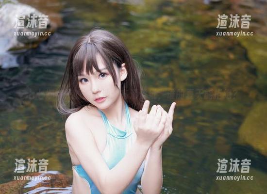 七七娜娜子的游泳池：高清壁纸，谁的夏天能拒绝？