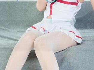 丽柜 – “心心”与奶牛的亲密合影——这些写真，竟然让我想到了儿时的牛奶