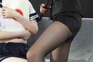 丽柜 – 无法抵御由美的长腿诱惑，哪怕是原图这样看都舒服！