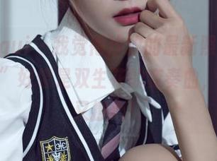 丽柜ligui – 我觉得汐汐的最新照片“香莲粽情”好像是双生花的变奏曲，既撩人又撩心！