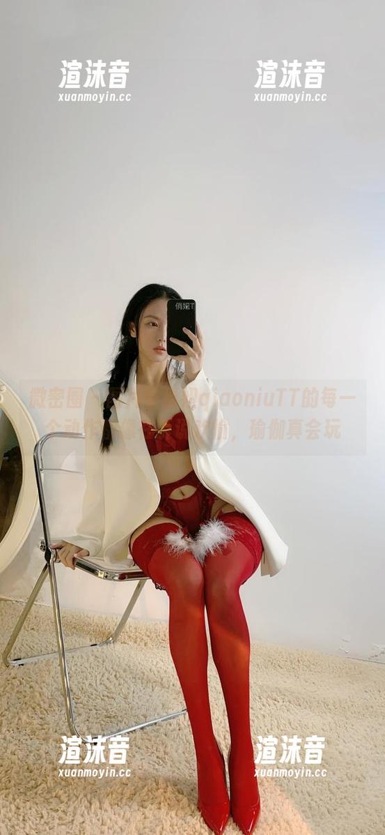 微密圈 - 图片中俏妞qiaoniuTT的每一个动作都像在诉说欢愉，瑜伽真会玩