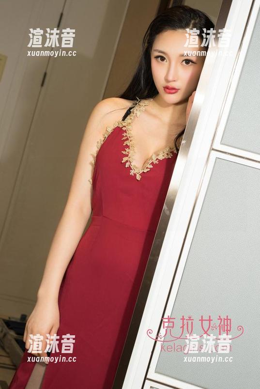 克拉女神 - 随意瞄了一眼这套照片，颖儿的美脚卯足了劲，恨不得给她颁一个“最佳美脚奖”。