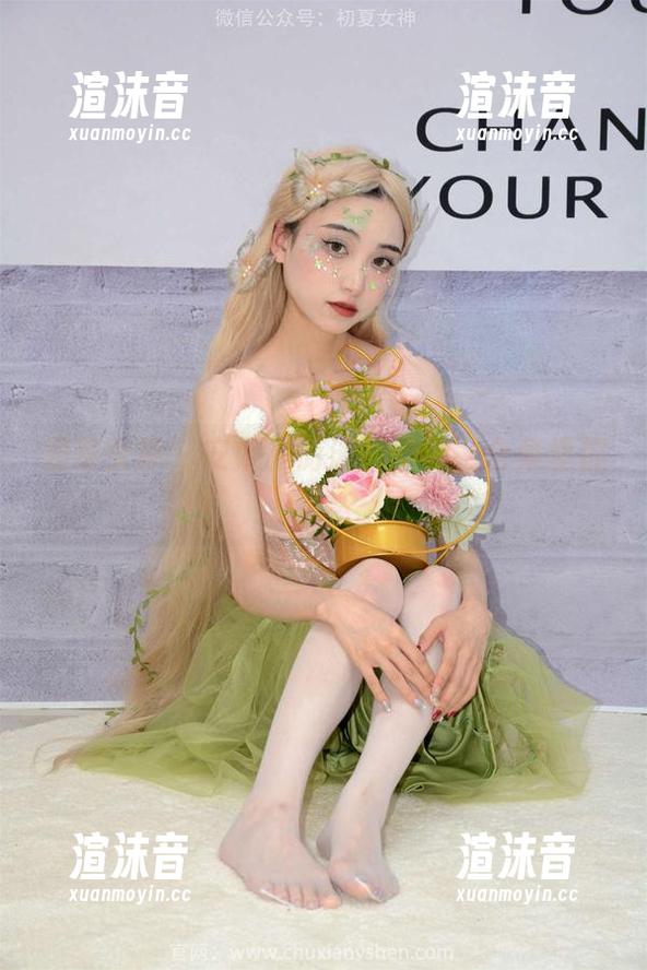 初夏女神 - 安妮和游泳圈的神，合集里都有啥？