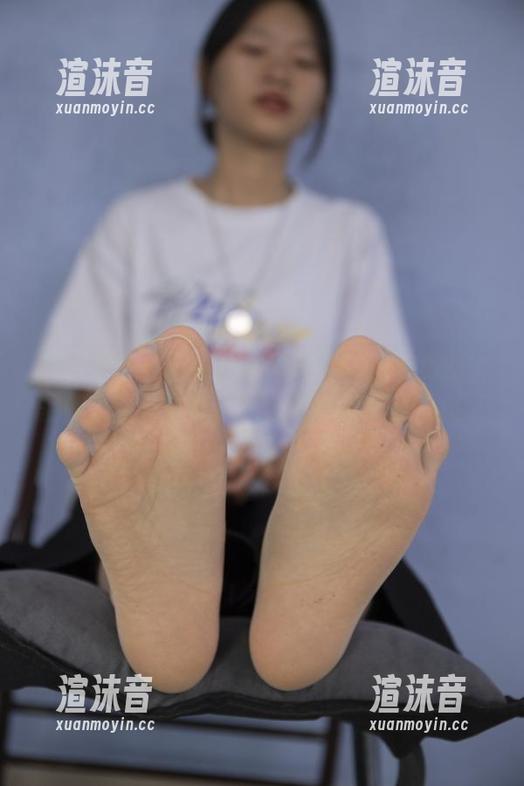南国足艺 - 沫沫和她的吊带—这个免费套图真是让人多看几眼，不小心就被吸引了