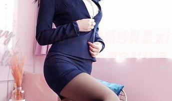 嗲囡囡 – Celina青妍的婚纱真是太iga了，高清到连云朵我也想实时转播。