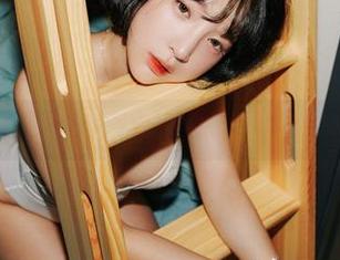 姜仁卿(강인경)的盛宴写真，餐桌与妩媚并行的尴尬逻辑！