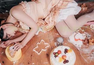 姜仁卿(강인경)的Desire，全套下载一次性让你开启不一样的想象。