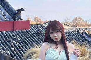 宝儿mysterial的短裙图集：那个深蓝色，没什么特别，但总让我多看两眼的高清。