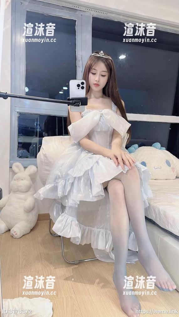 微密圈 - 小萌子的完整秘书服合集：走出办公室的既视感！