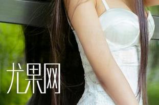 尤果网 – 不可思议！张熙儿把女王写真做到如此有趣，最新挑战“严肃”的底线。