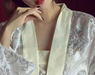 尤蜜荟 – 原图福利，透过露露小喵的眼睛看世界，居然是透明的？