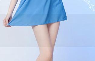 推女郎 – 沙子风暴：姐姐与图册之间的沙滩漫步？