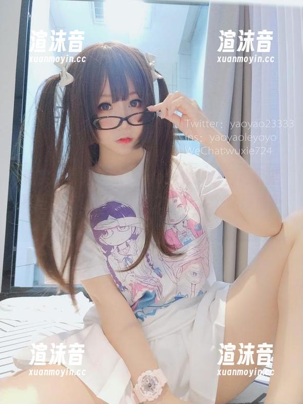 说实话，摇摇乐yoyo的女仆系列私房照有些地方让我想到了之前的某个动漫角色？