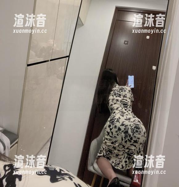 微密圈 - 跟是可馨耶分享这组图片，简直像是在港片里穿越了，哈哈。