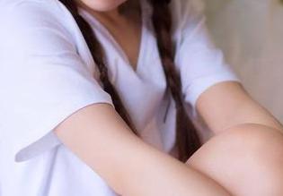 果团网 – 女友的私拍集锦，尹意纯直击心底，又甜又暖！
