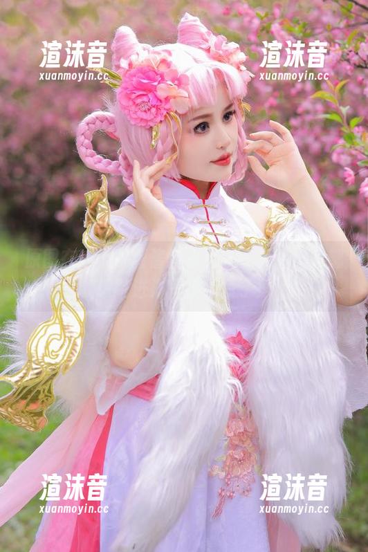 原图在这，桃暖酱的水手服——看得我都想跳进海里投喂鱼了！