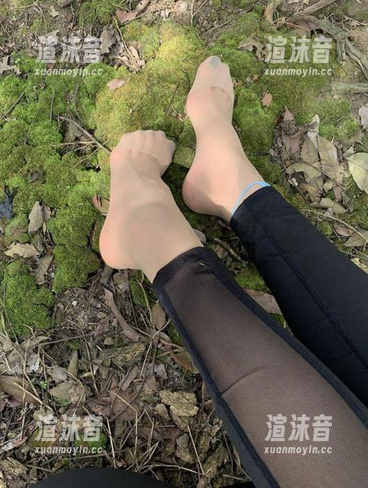 微密圈 - 照片中的桃脱了，一副在圣诞里哲思的样子，等讨论！