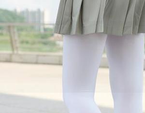 莎莎跳舞！森萝财团的免费黑丝红格子裙套图，到底是什么魔力让人如此“舞动”？