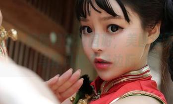 波萝社 – 柳侑绮的校园游，美图满天飞，写真风格不着边际