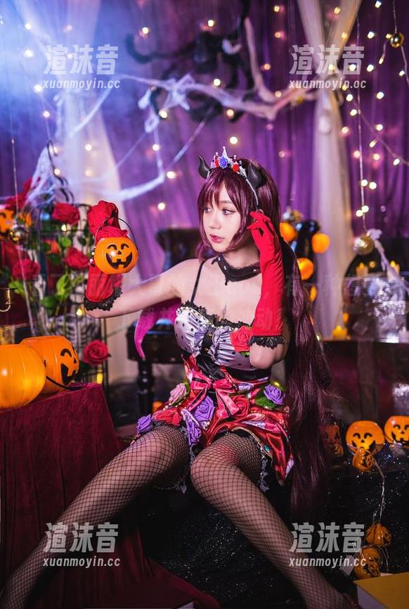 看了洛丽塔大哥的女王cos，有一种想要下载并琢磨的冲动！
